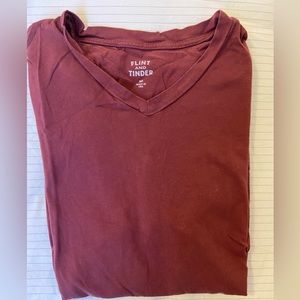 Men’s Flint & Tinder v-neck shirt medium